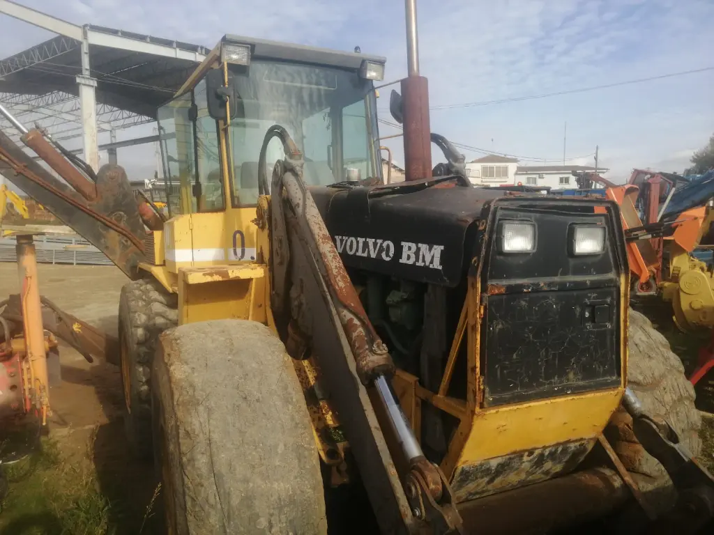 RETRO VOLVO 4X4X (2).webp