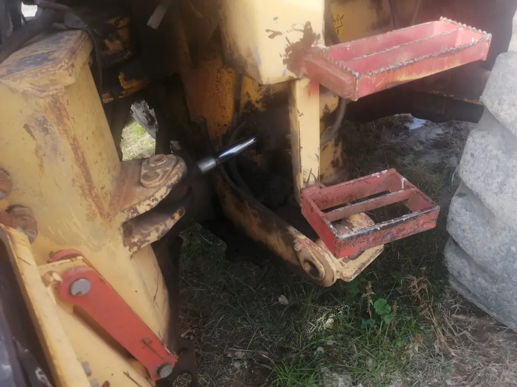 RETRO VOLVO 4X4X (7).webp