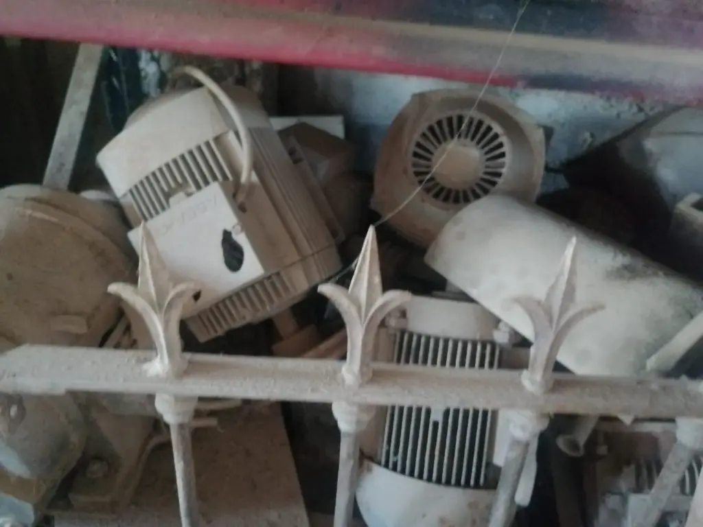 LOTE DE MOTORES ELECTRICOS (5).webp