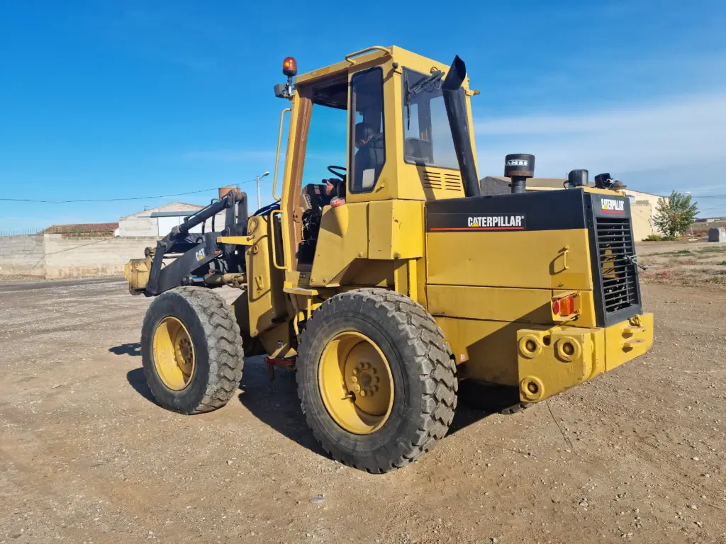PALA CARGADORA CATERPILLAR ITE 12 (2).webp