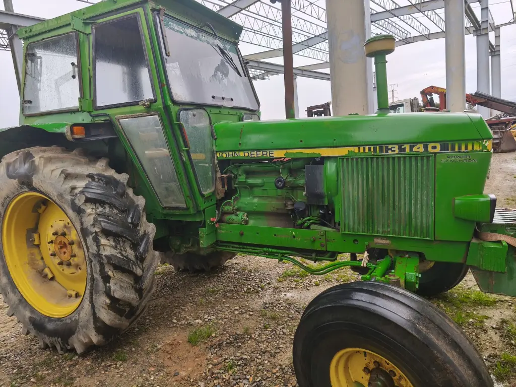 TRACTOR JOHN DEERE 3140 (2).webp