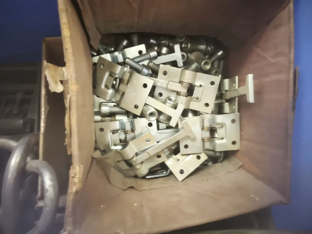 MATERIAL DE CARROCERO DE CAMIONES (8).webp