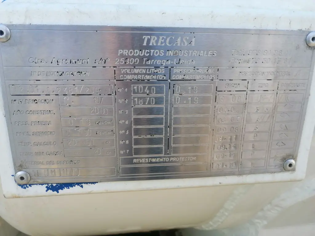 CAMION IVECO 50C13 CON CISTERNA (4).webp