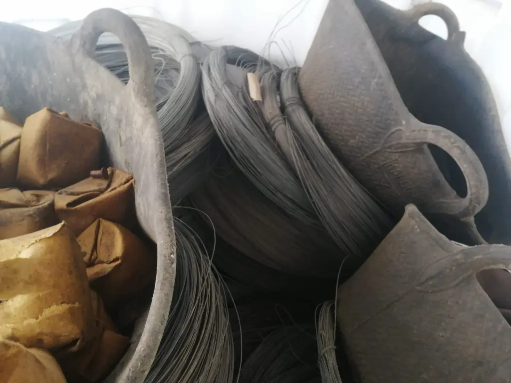 ALAMBRE + GRAMPILLONES.webp