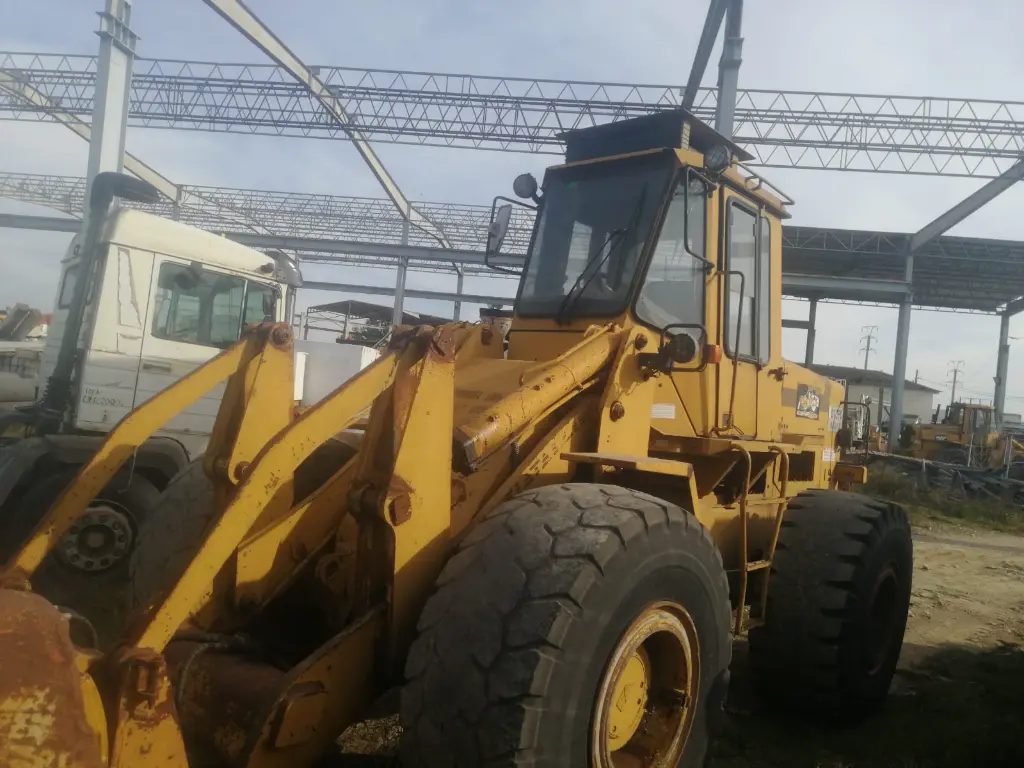 PALA CARGADORA FR15B (7).webp