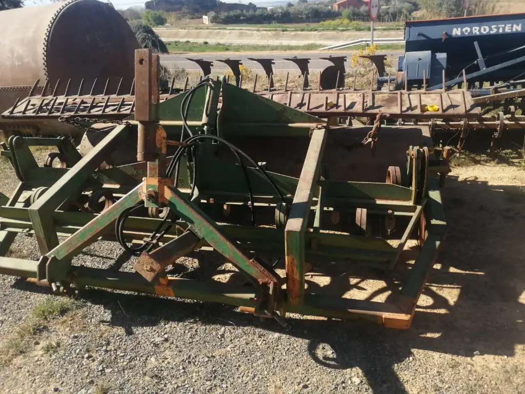 S74 - MOLON + CULTIVADOR 