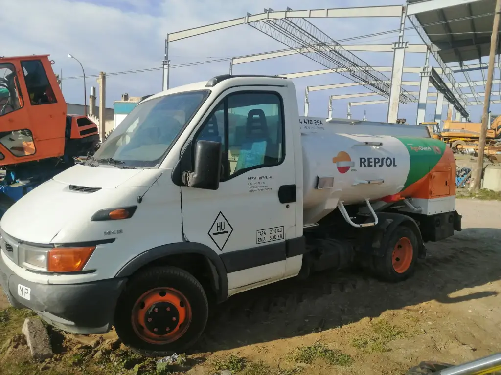 541 - CAMION IVECO 50C13 CON CISTERNA 